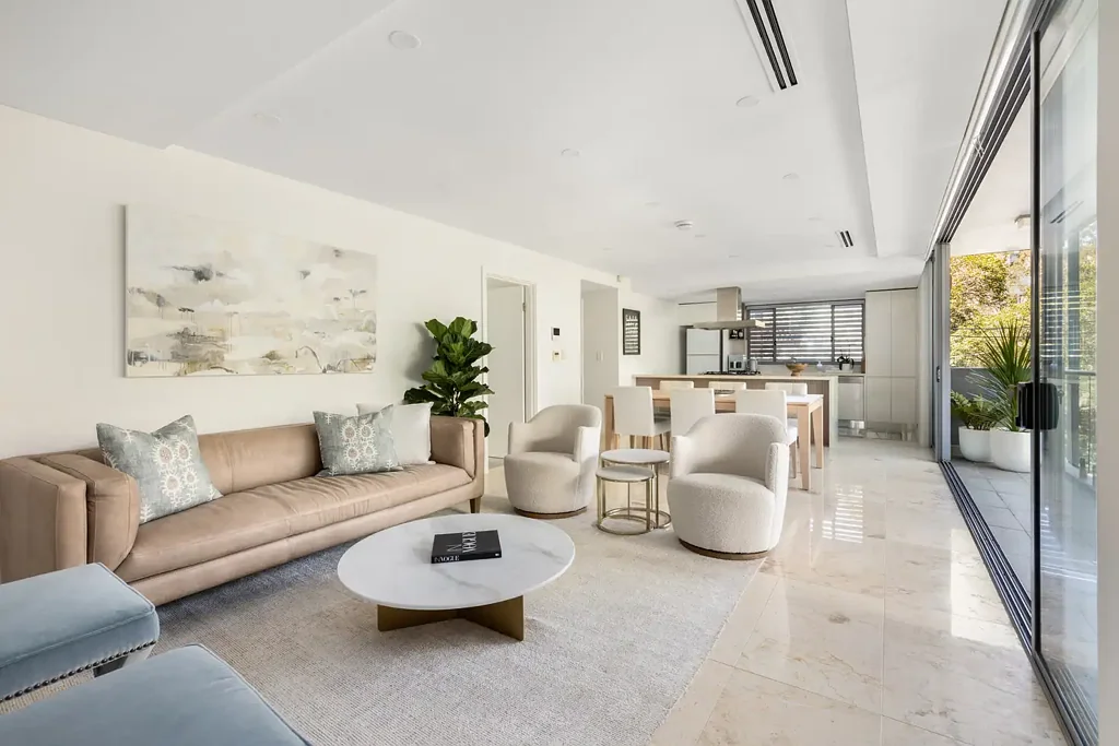 Cremorne 2कमरा Contemporary Two Bedroom Apartment with Tranquil Leafy Outlook