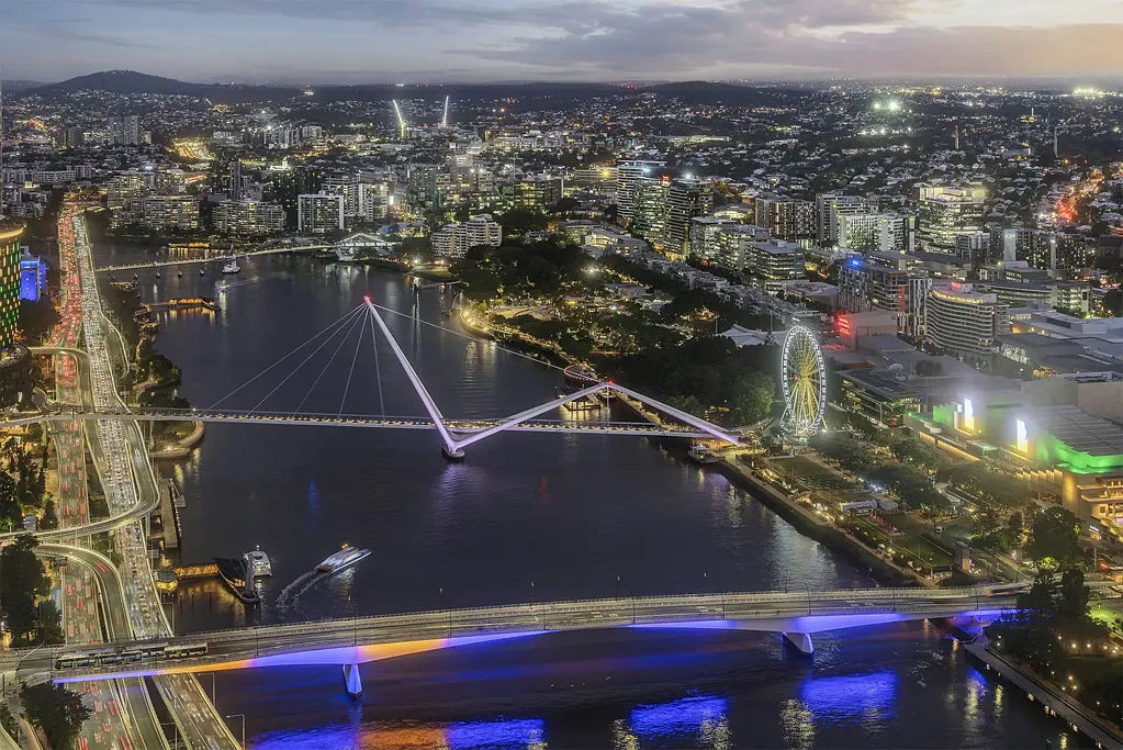 Brisbane City 2Moenga Level 55 - Amazing Southbank Facing Aspect - Front Row for RiverFire