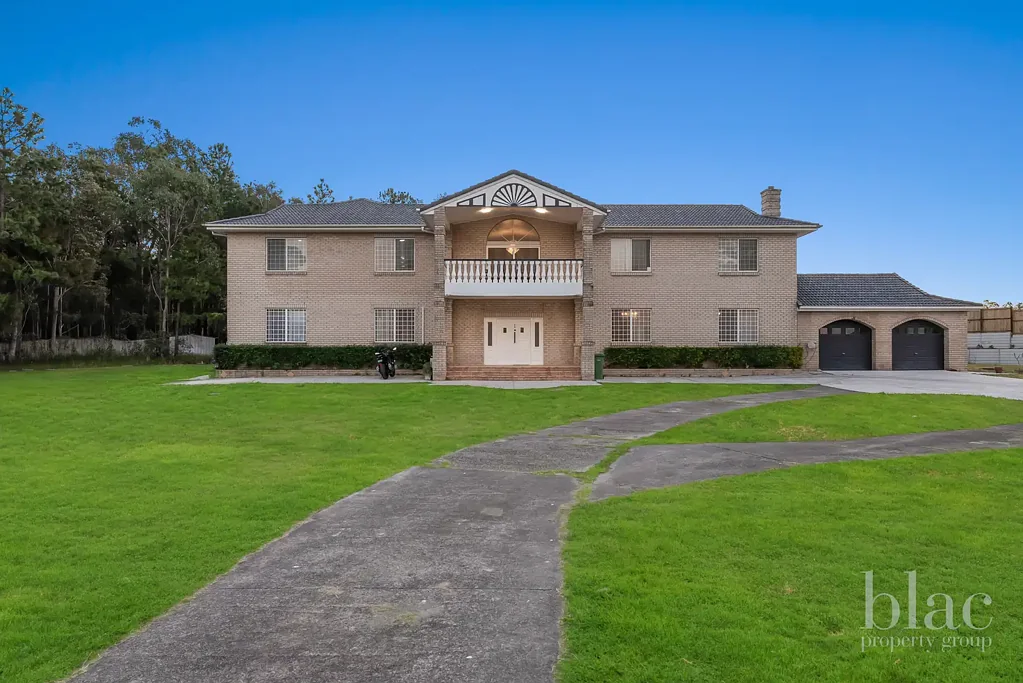 Burpengary East 8ห้องนอน Grand Acreage Estate with Unparalleled Space & Timeless Luxury