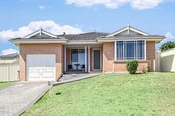 6 Topper Place, Englorie Park