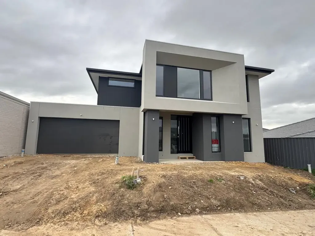 Nar Nar Goon 5房  Brand New Henley Home – Why Build When You Can Move Straight In?