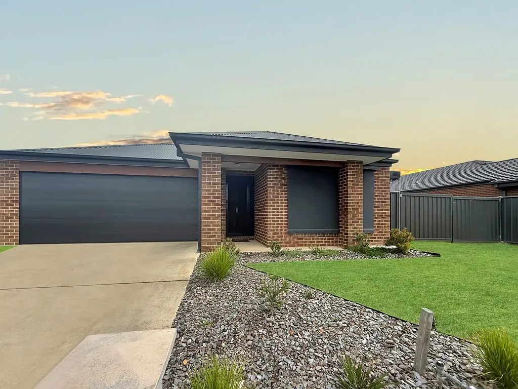Modern Family Living in Popular Killara Estate