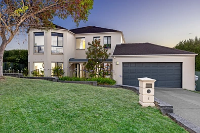 Ballarat North 5कमरा Impressive Family Living with Spectacular Ballarat Outlooks