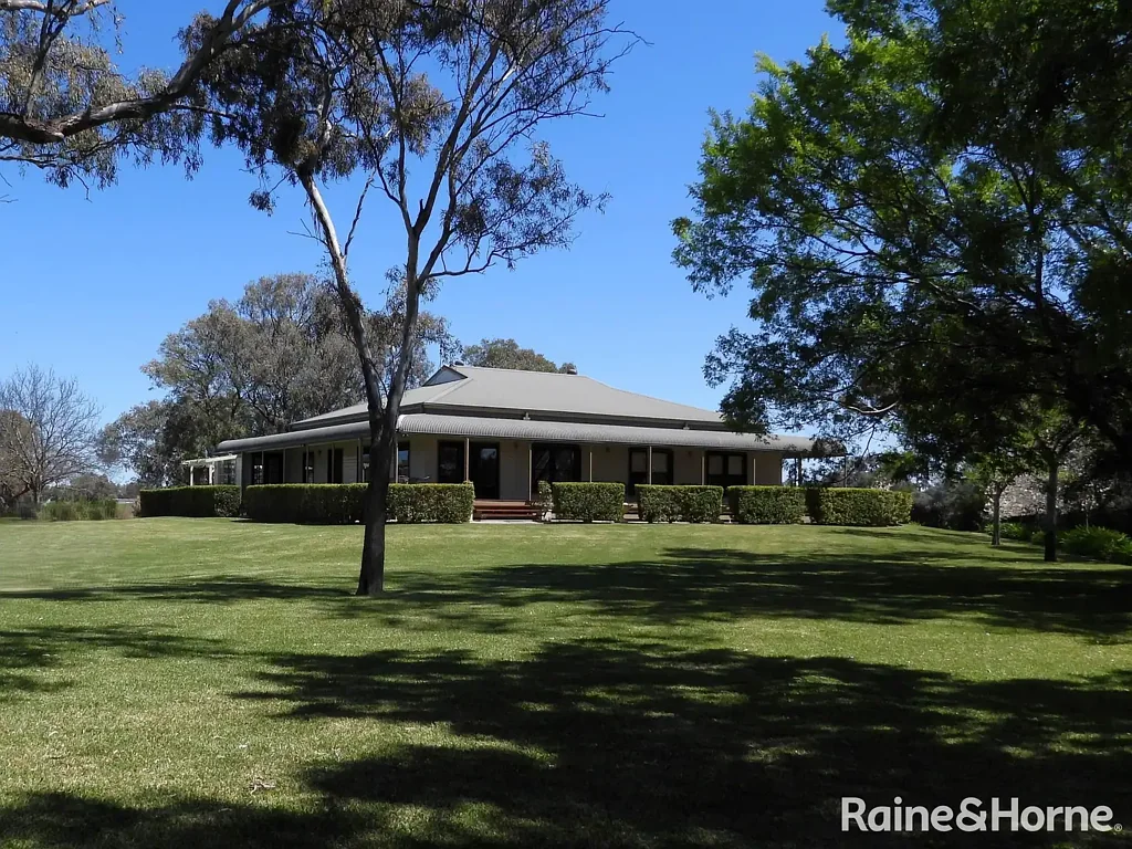 Moree 5房  "Evesham" - 2.36 Ha