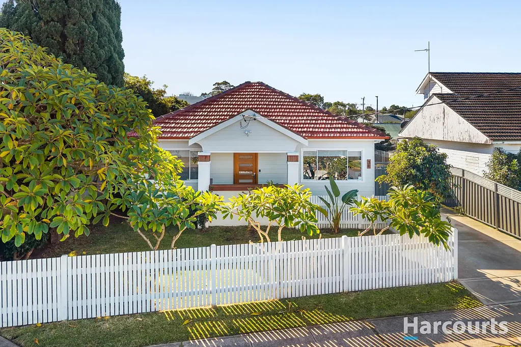 Belmont 4બેડરૂમ Beautifully renovated for indoor/outdoor entertaining, stroll to town