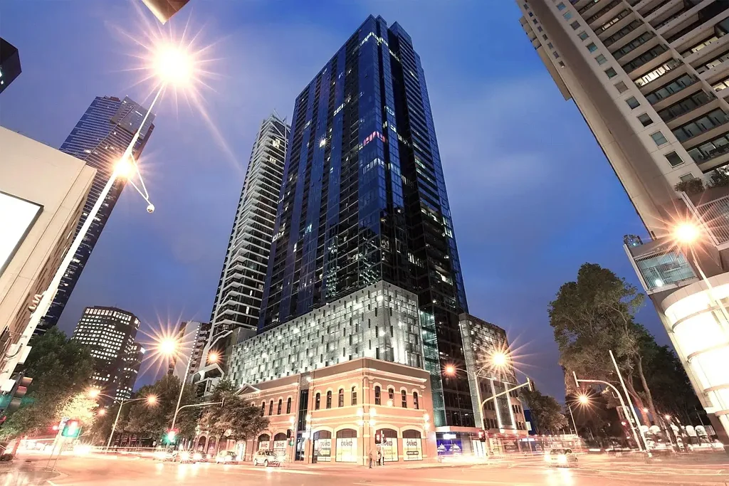 Stylish Southbank Living with City Views