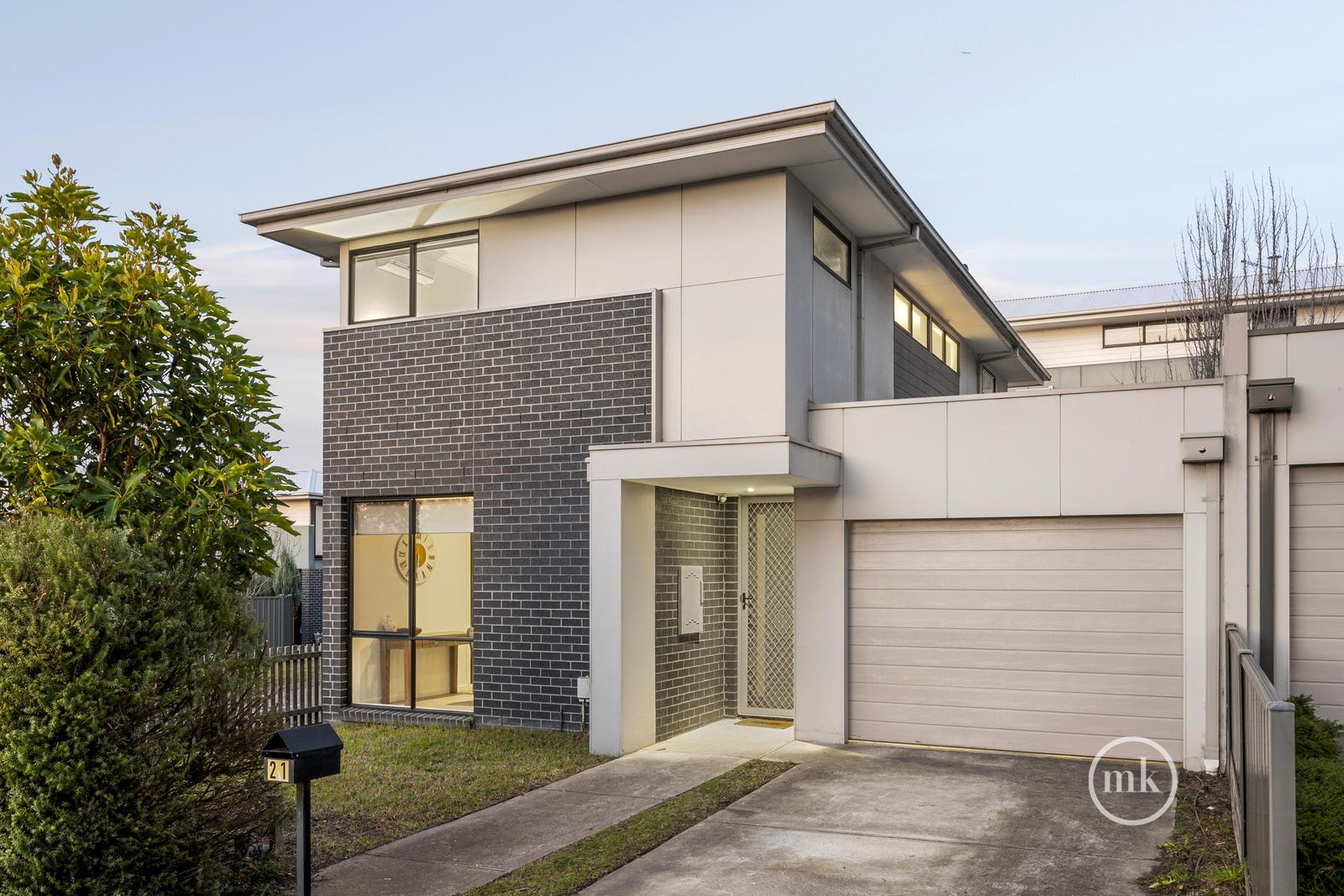 21 DELBRIDGE DR, MERNDA VIC 3754, 0房, 0浴, House