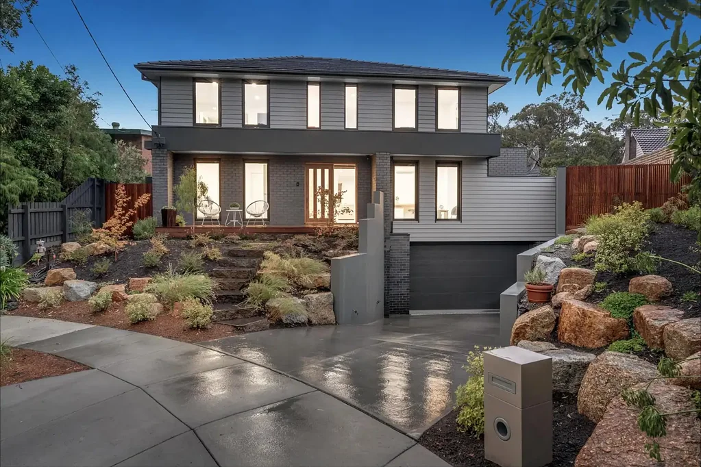 Blackburn 5 Bedroom Luxury, Versatility and Design Excellence in a Prized Court Locale