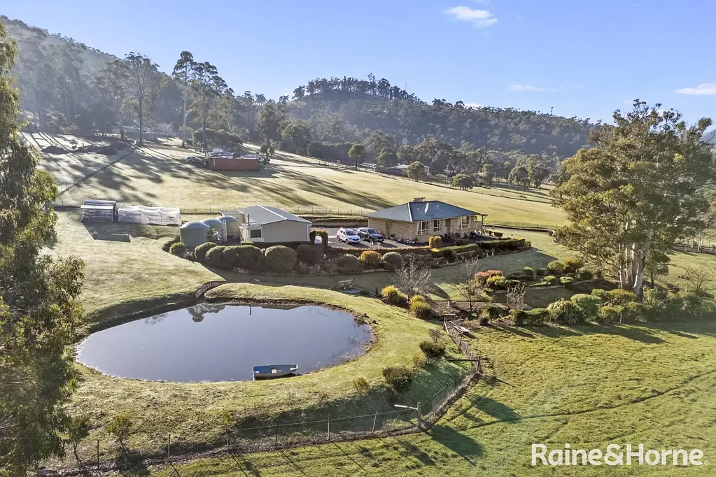 Lachlan 3ਬੈੱਡਰੂਮ LACHLAN - ESCAPE THE ORDINARY AND EMBRACE OPEN SPACE - PEACEFUL COUNTRY LIVING ON 2.0 HA.