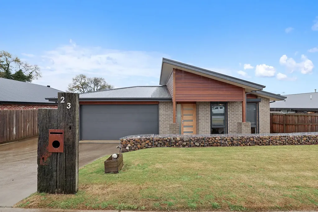 Leongatha 3房  Space, Style & Stunning Rural Surrounds