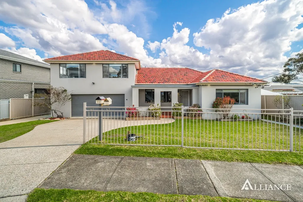 Panania 6 Bedroom SPACIOUS FAMILY HOME WITH GRANNY FLAT – DEVELOPMENT POTENTIAL WITH 22M FRONTAGE
