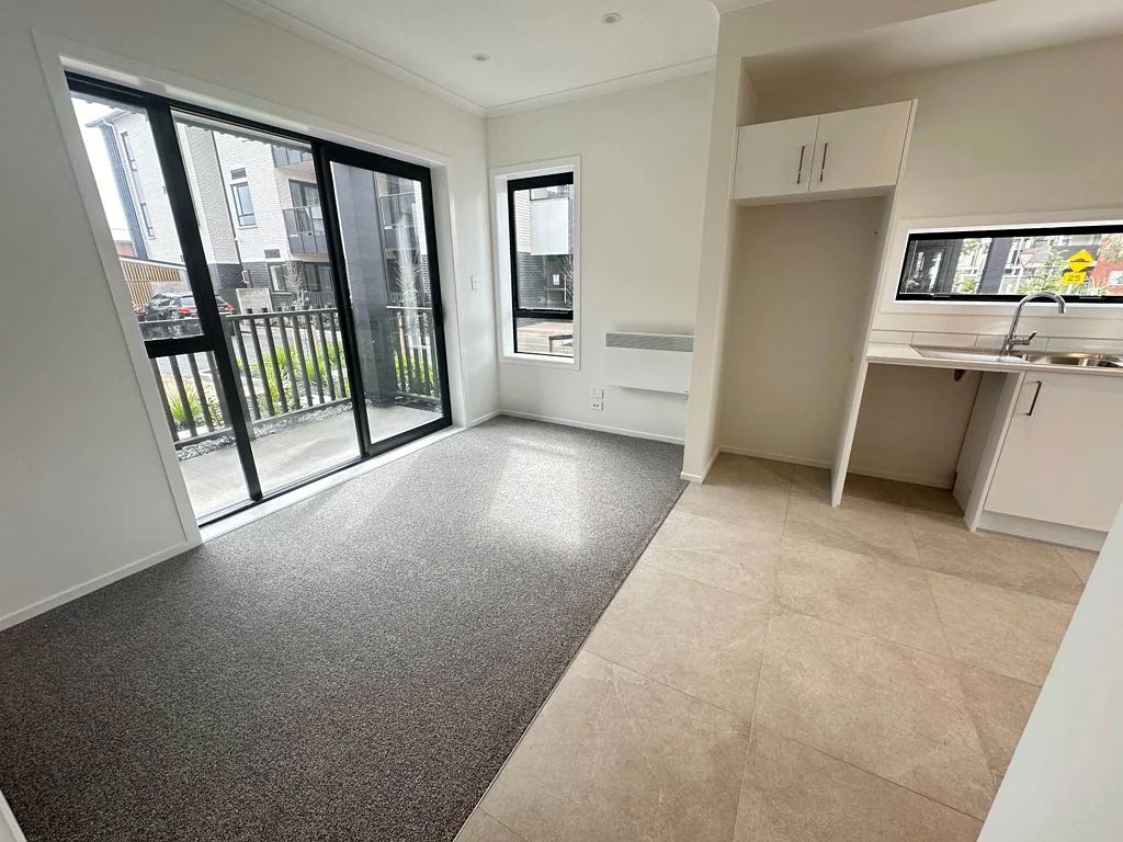 G02/100 Cadness Street, Northcote, North Shore City