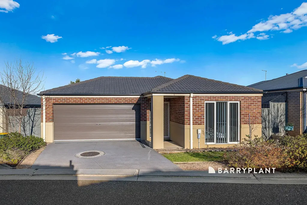 Langwarrin 2Kwarto Stylish, Spacious & Secure Living in the Heart of Langwarrin