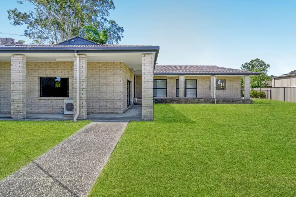 Spacious Renovated Family Home with Pool – Prime Loganholme Location