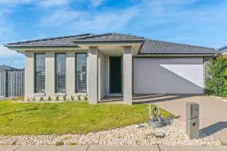 24 Merano Circuit, Cranbourne South