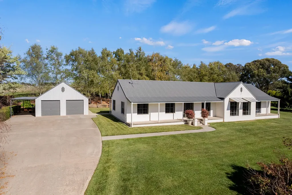 Blayney 5房  Premier Home on Park-like Acres