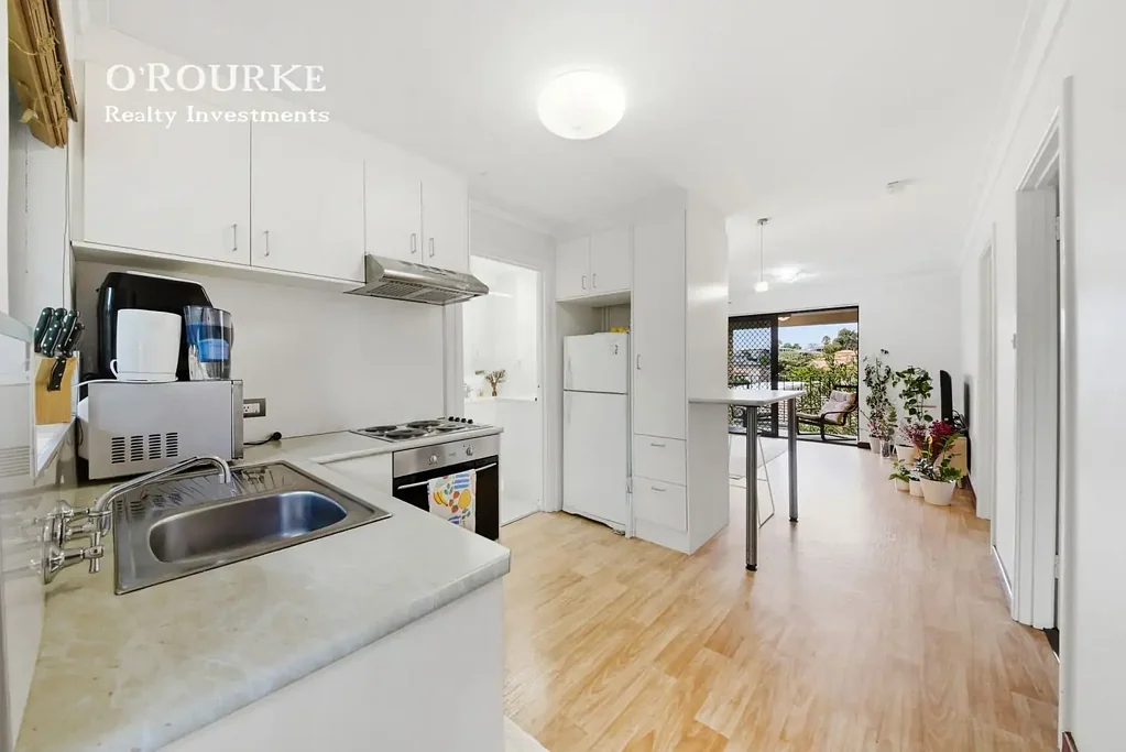 Effortless Coastal Living in an Enviable Scarborough Setting