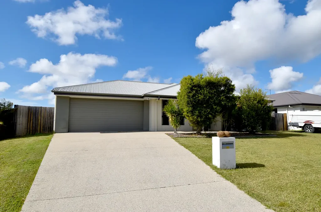 LAVISH DESIGNER HOME IN POPULAR TELINA!