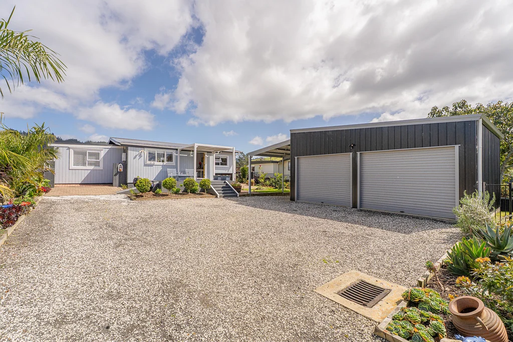 Tairua 3房  Comfort inside, space outside, and sleepouts for guests