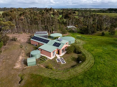 Maude 2 Slaapkamer Space, Sustainability & Country Living - 5 acres (approx)