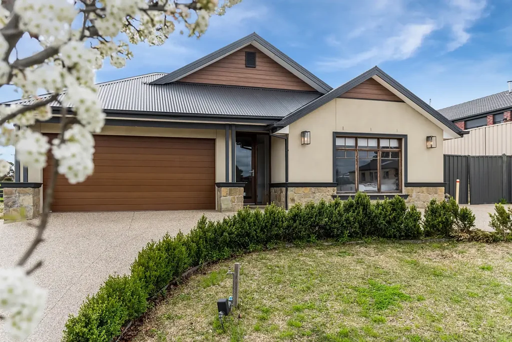 Broadford 4 Slaapkamer Family home on big block in popular location