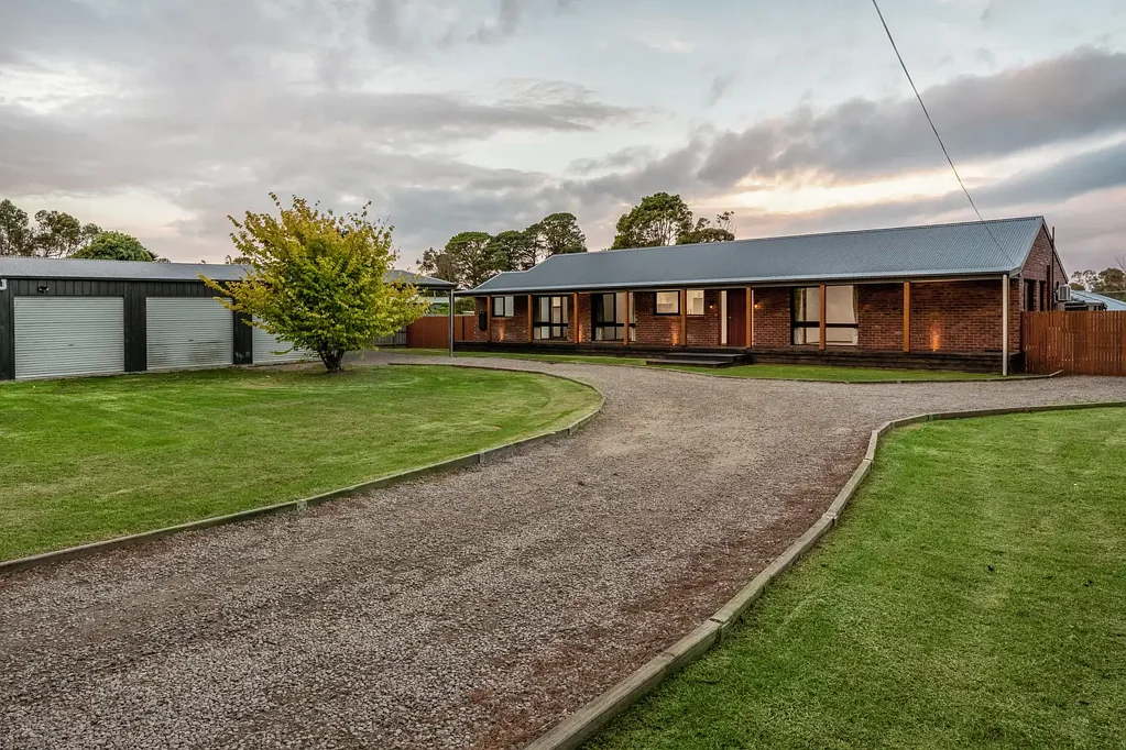 Bittern 4ਬੈੱਡਰੂਮ Classic Charm and Modern Living on 1,682sqm