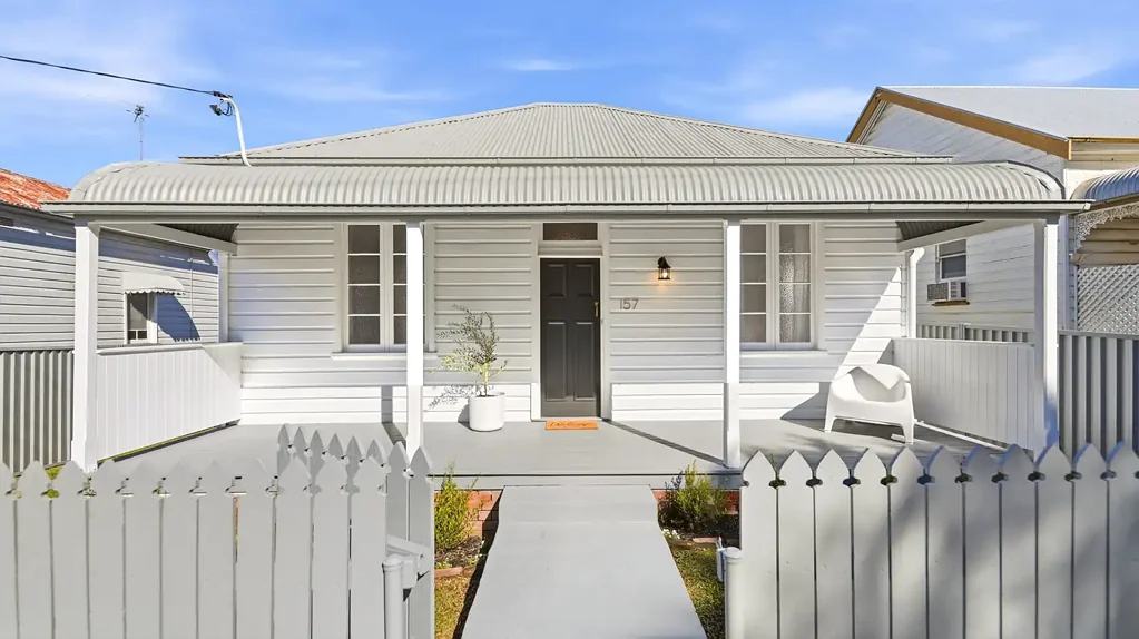 Grafton 3chambre TIMELESS CHARACTER, MODERN COMFORT, PRIME CBD LOCATION