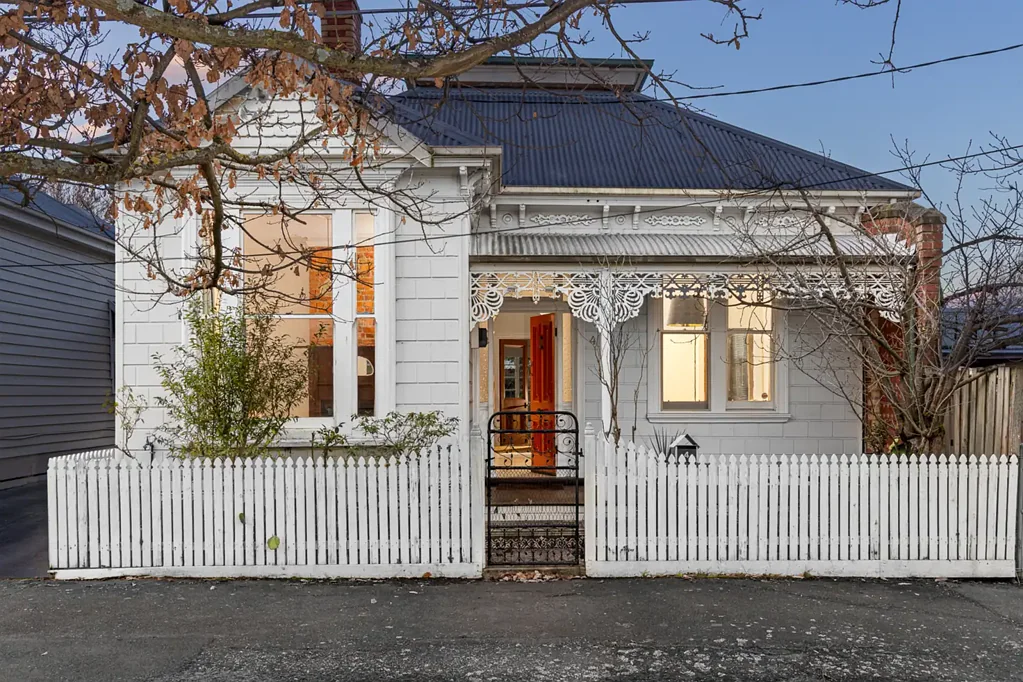 Ballarat Central 3房  Charming Victorian Home in an Unbeatable Central Location