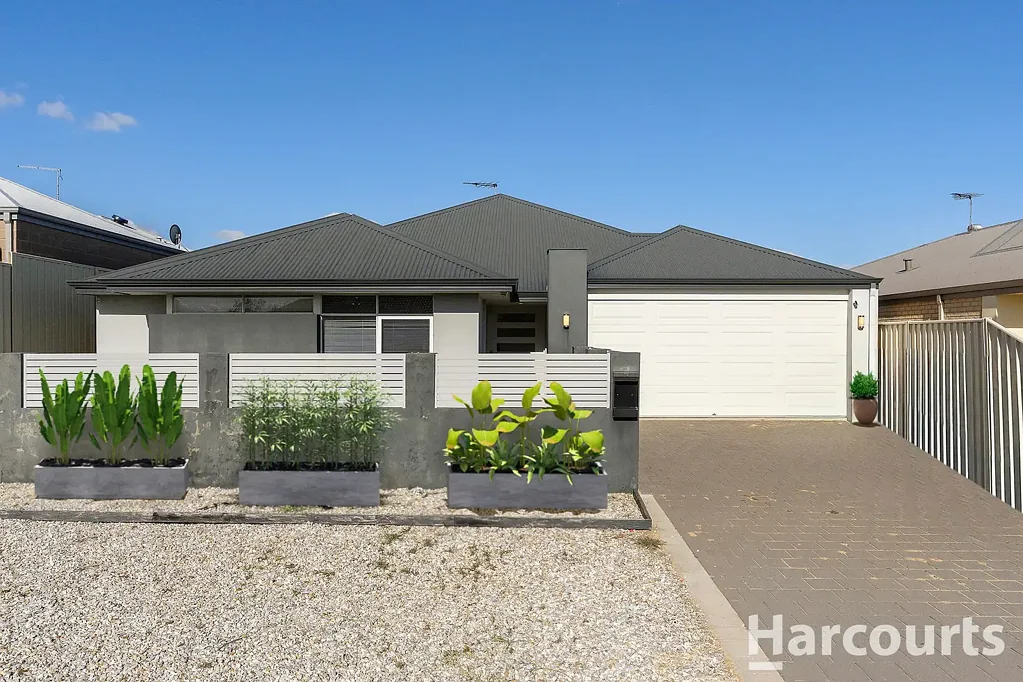 Lakelands 4 Bedroom Captivating Investment Opportunity - Low Maintenance - Great Location