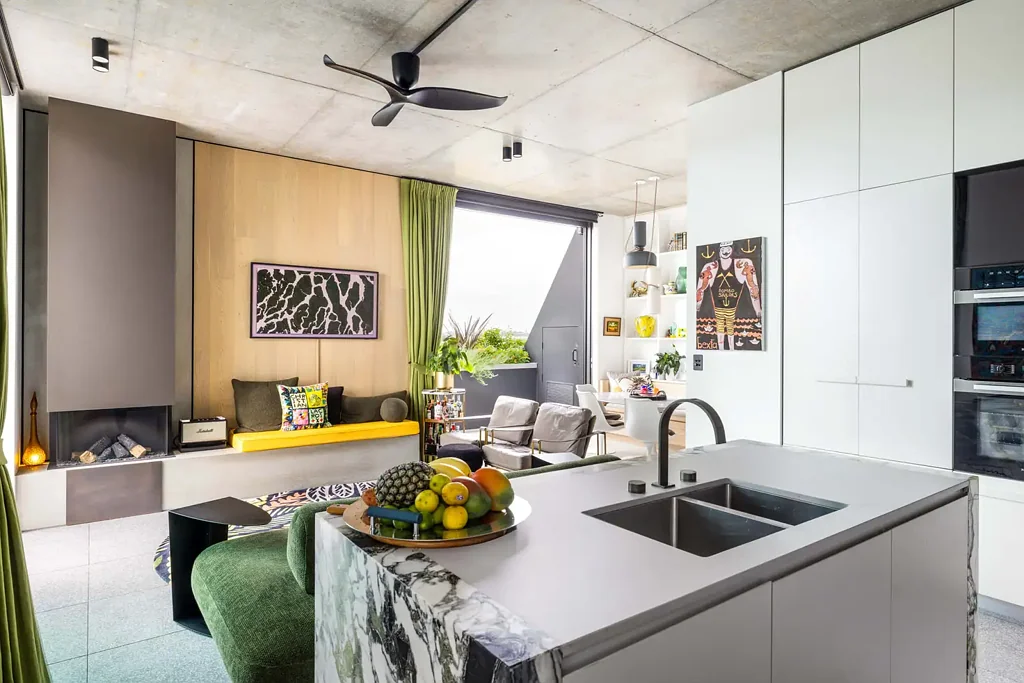 Luxury penthouse in award-winning ‘Clarion’ by SJB