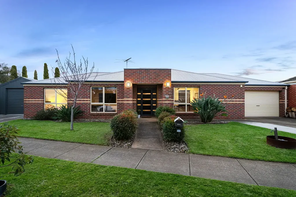 Werribee 3Phòng ngủ South Side Charm in a Peaceful Court Setting