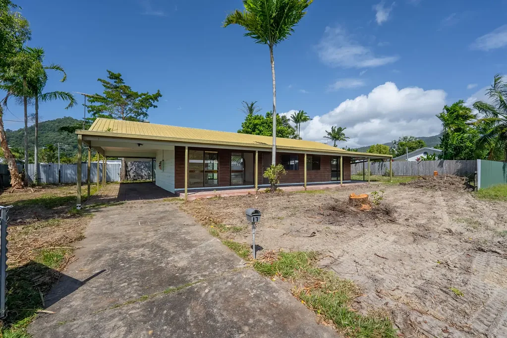 Trinity Beach 3房  Endless Potential on a Huge 813m² Corner Block