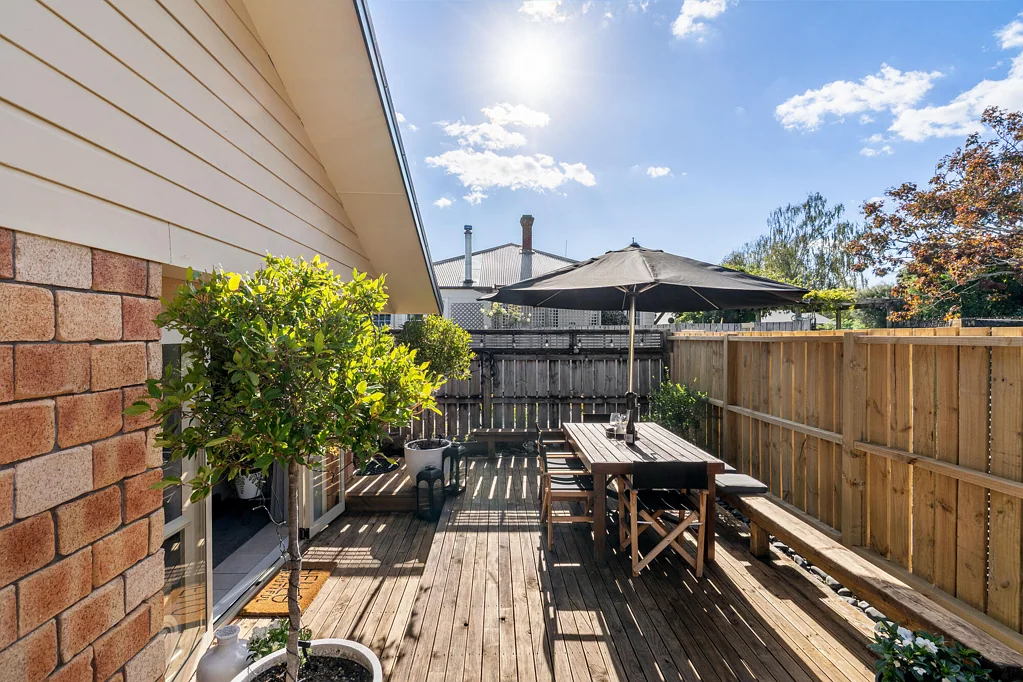 Leamington 3 Bedroom Move in, relax & enjoy