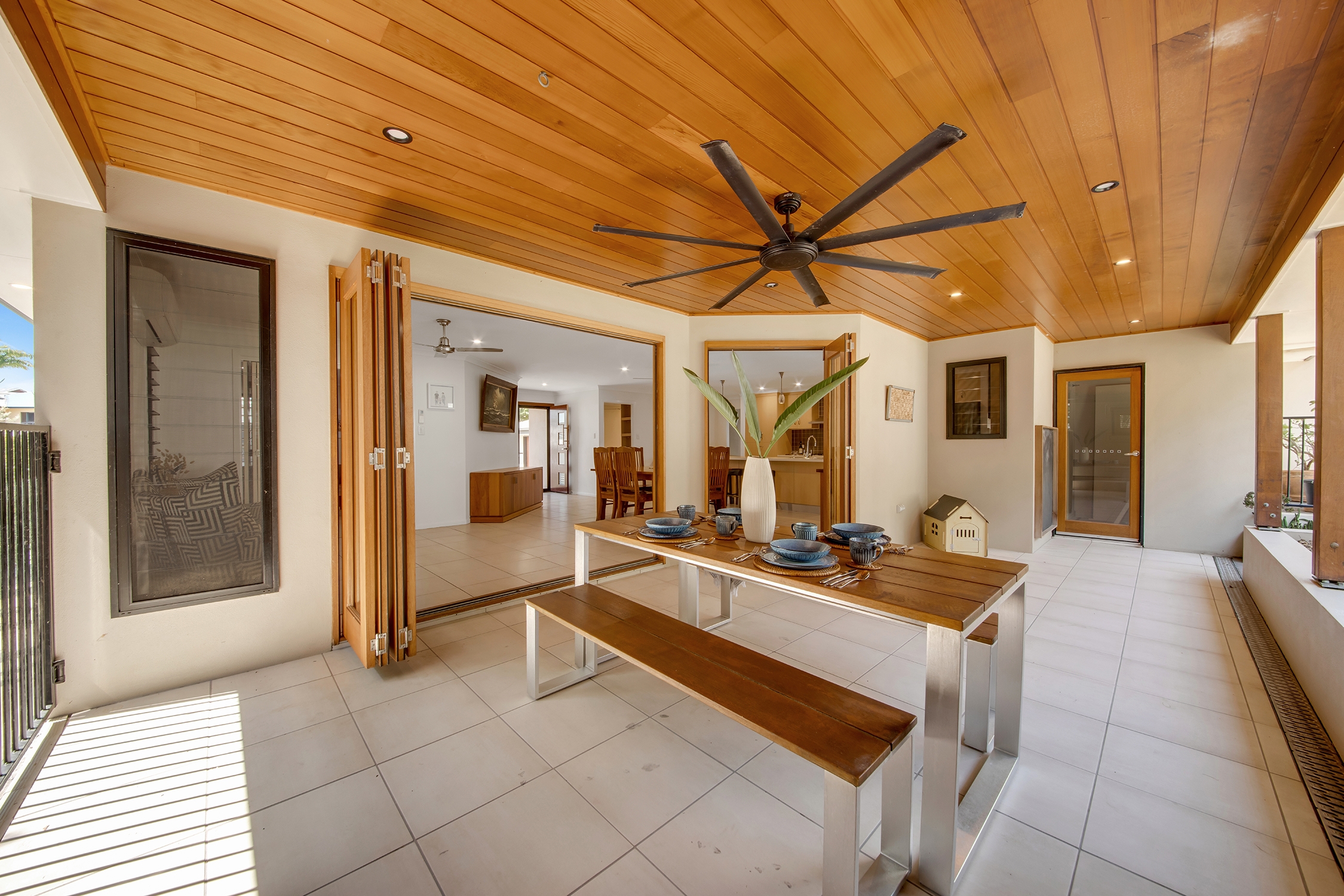 14 LIGHTHOUSE DR, BOYNE ISLAND QLD 4680, 0房, 0浴, House