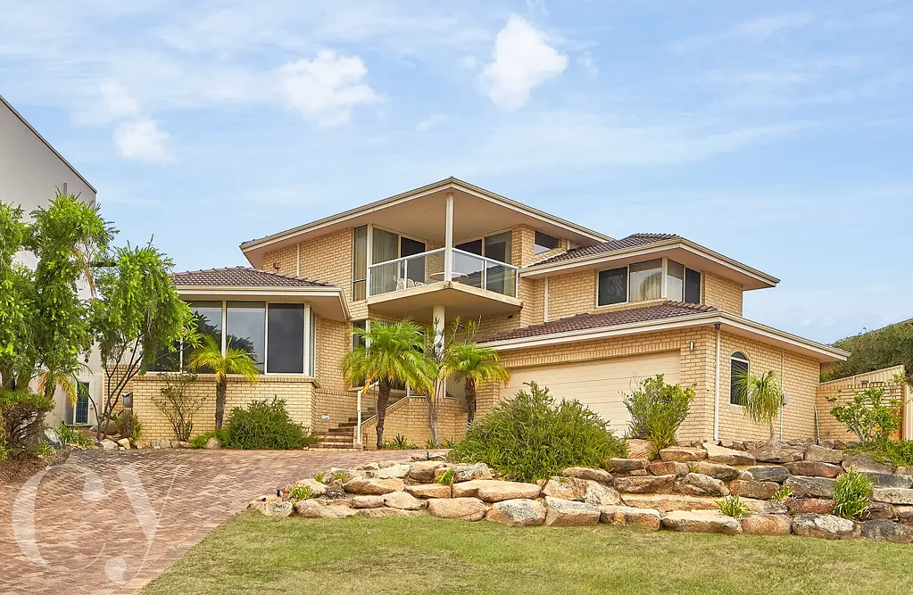 40 Whitfeld Terrace, Winthrop, WA 6150