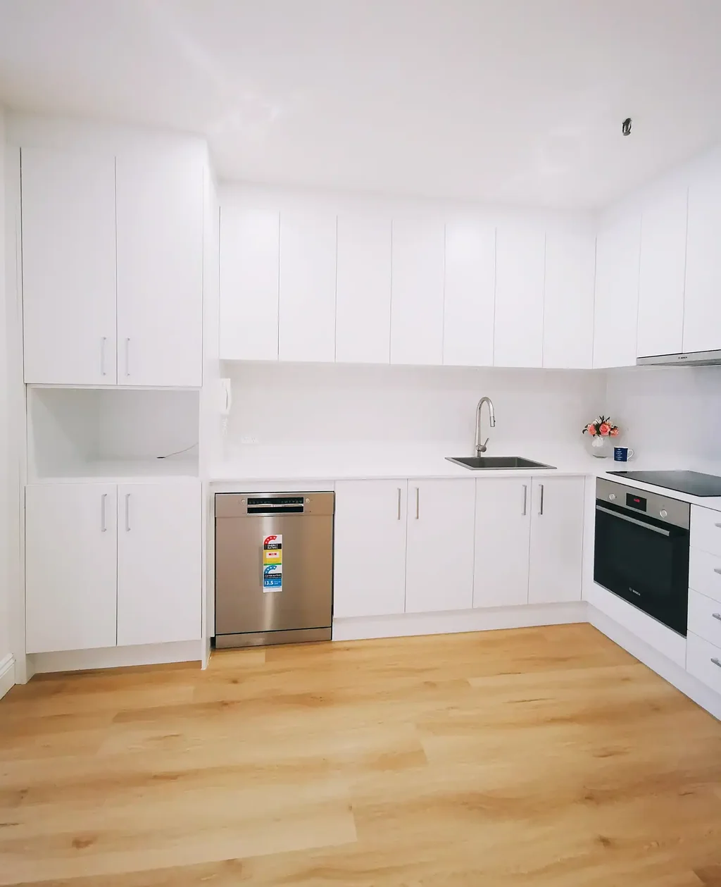 NEW RENOVATION & PAINT ONE BED IN THE HEART OF SYDNEY