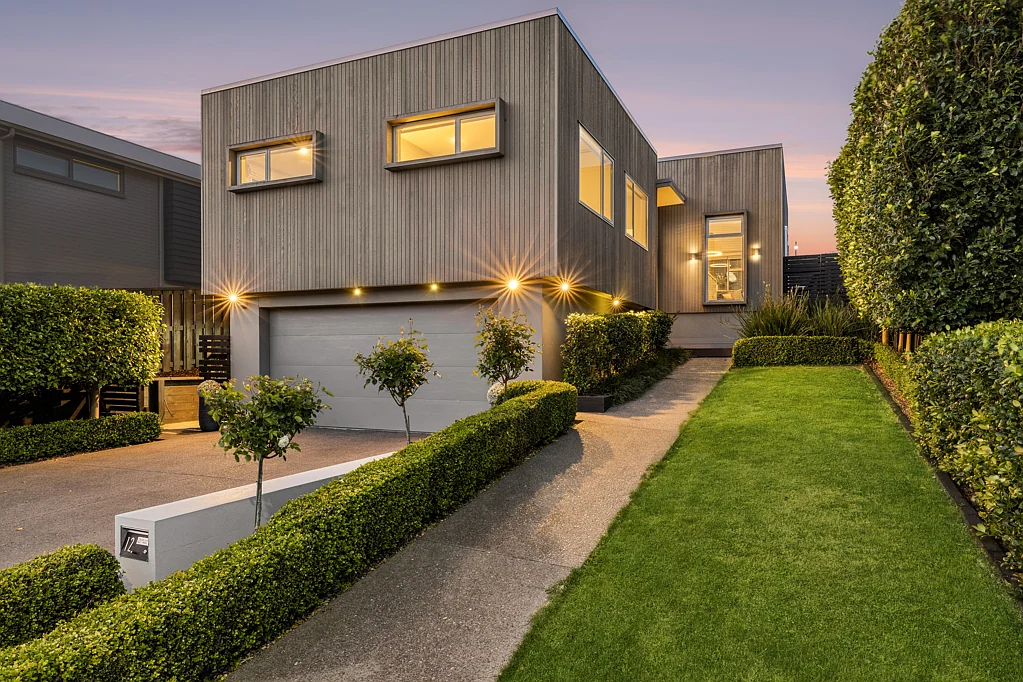 Pukekohe 4ਬੈੱਡਰੂਮ SUPER SMART EXECUTIVE LIVING ON ANSELMI RIDGE