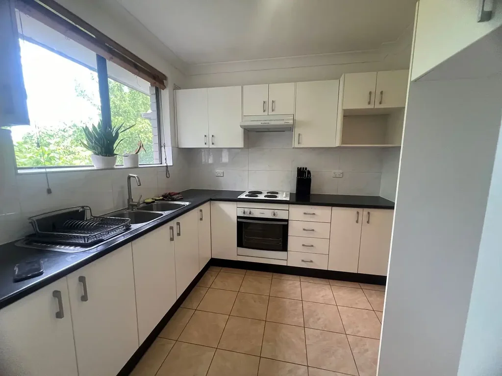 Top floor unit in Heart of Fairfield !