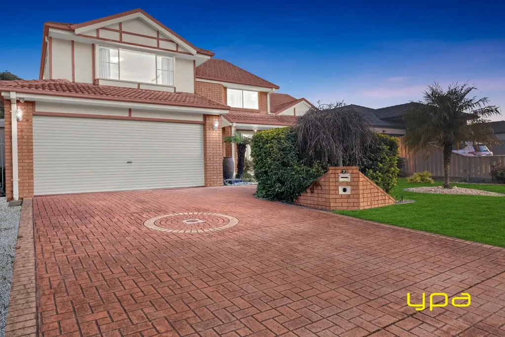 Cranbourne North 4બેડરૂમ Sophisticated Family Living in a Prestigious Cranbourne North !!