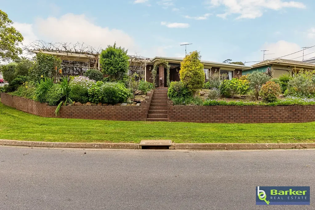 Gawler East 4房  Expansive Living with a Peaceful Reserve Outlook