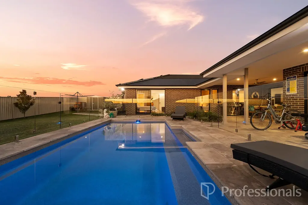 Kelso 4房  Entertain in Style with Rural Views & Swimming Pool