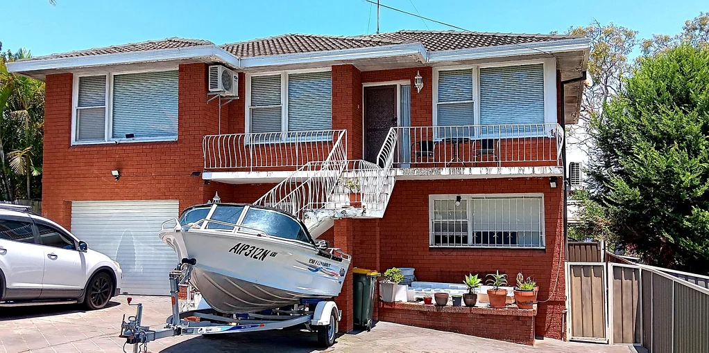 Spacious 2 Bedroom, 2 Bathroom Semi House Located On First Level