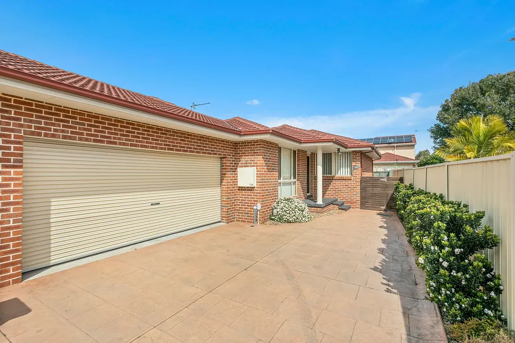 Barrack Heights 2غرفة نوم Single Story Villa | Torrens Title | Move-In Ready