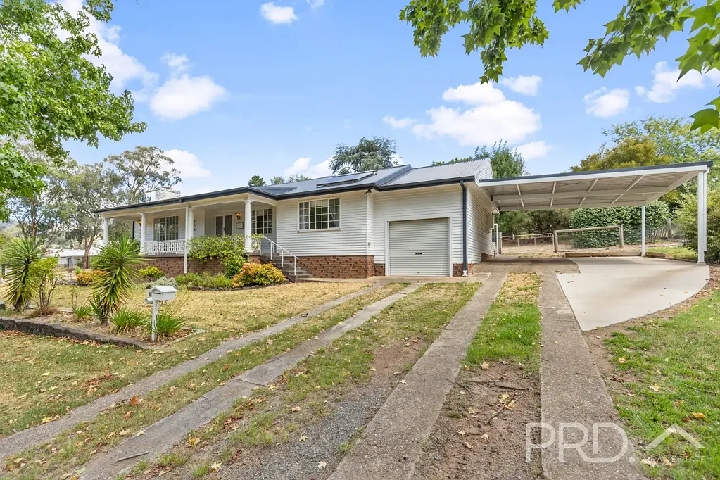 47-49 Gundagai Street, Adelong, NSW 2729