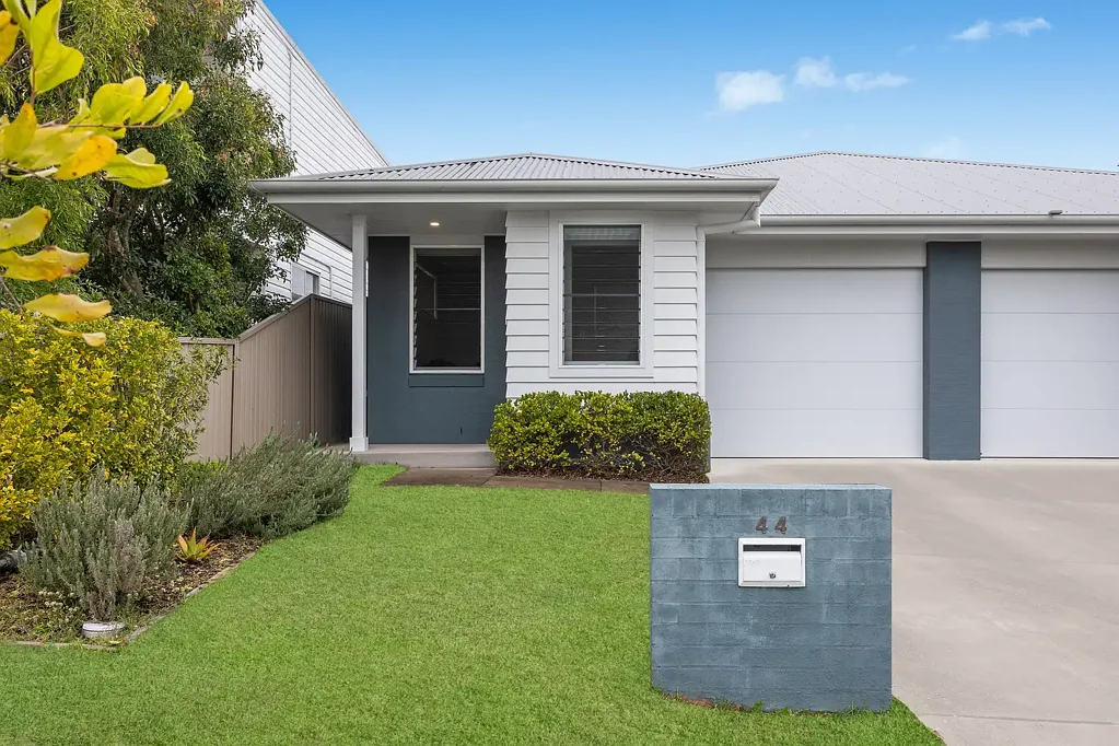 Gorokan 3 Bedroom Torrens title duplex in ultra-convenient locale