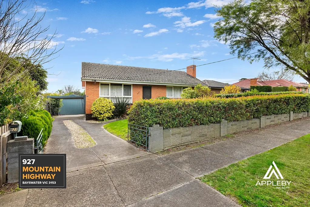 Bayswater 2침실 FIRST TIME OFFERED IN OVER 50 YEARS – RENOVATE, DEVELOP OR ENJOY