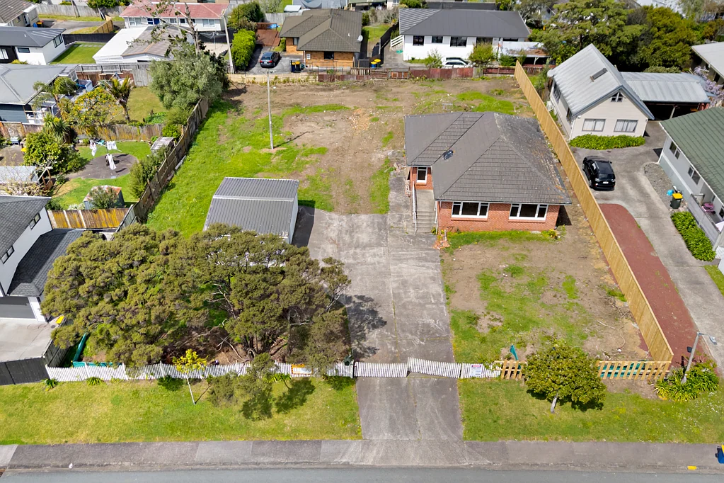 57 Taioma Crescent, Te Atatu Peninsula, Waitakere City, Auckland