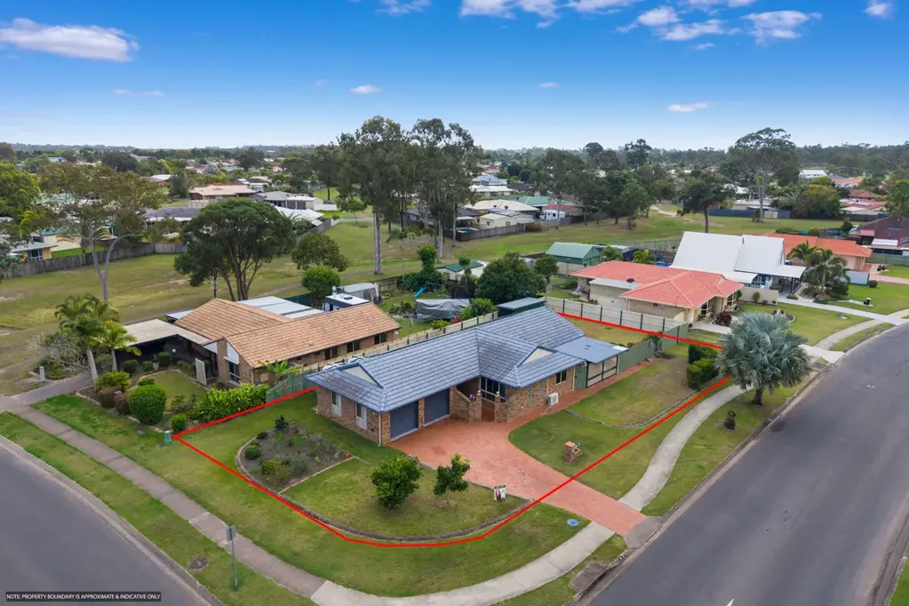 2 Bowerbird Avenue, Eli Waters, QLD 4655