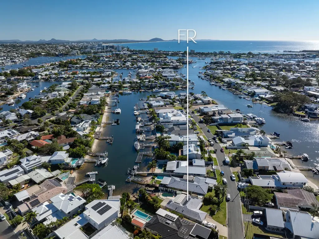 Minyama 4房  Deep Waterfront Living in Blue-Chip Minyama