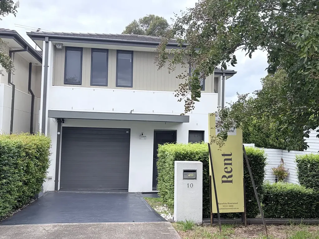 Narwee 3房 宁静社区中心 三卧2.5浴 宽敞主人套房 开放起居区 现代厨房 舒适卧室 时尚浴室 室外露台 安全车库 便利生活理想位置 Charming Family Home in the Heart of Narwee